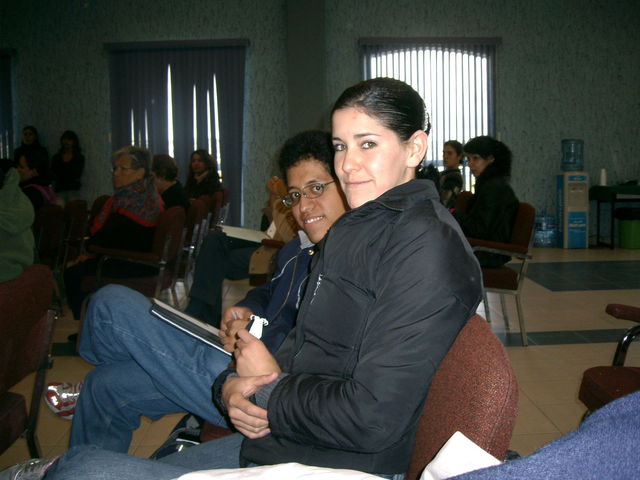 Alejandro Villaseñor junto a la Coordinadora de la carrera de Filosofía en la UCEM, San Luis Potosí. Lucrecia Espinosa. 